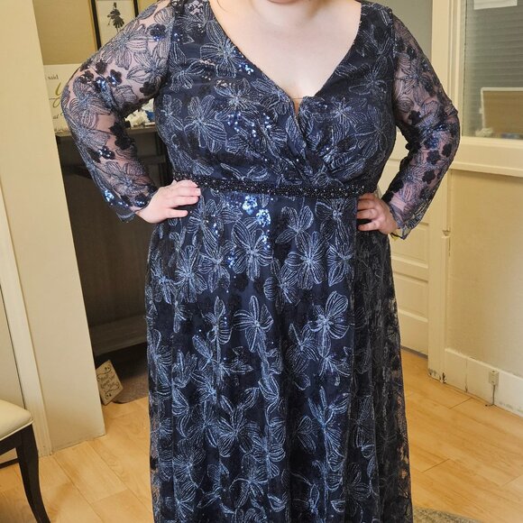 Size 24W navy blue long sleeve evening gown w/ silver metallic flowers Mac Dugga - Picture 4 of 17